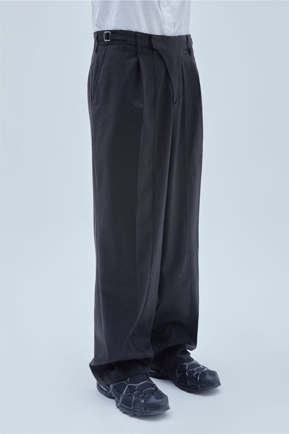 CURVED FRONT TROUSERS (BROWN)